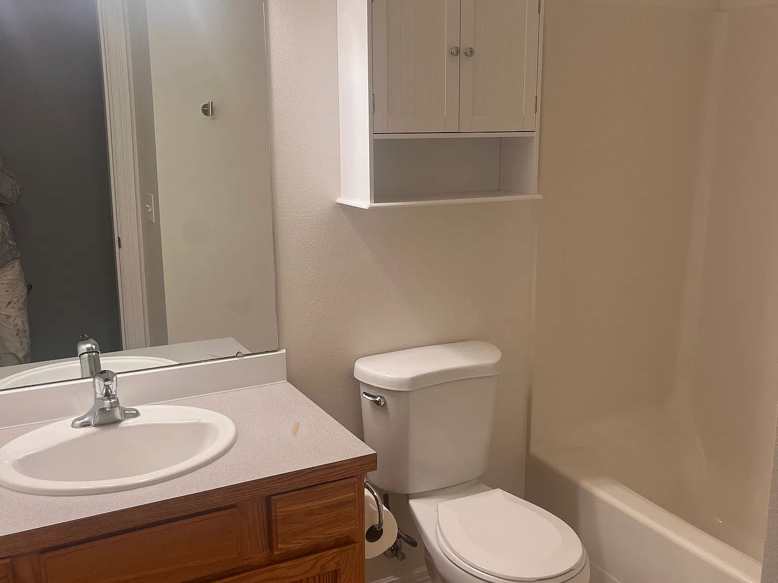3 bed, 1325 sqft, $1,975 — Photo 4