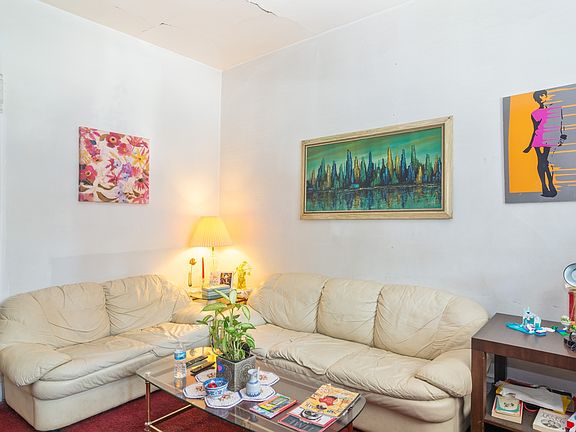 3rd image of 2448 W Diversey Ave