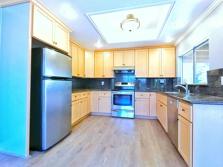 270 McDuff Ave — Photo 5