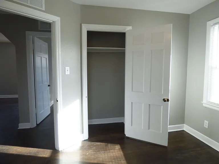 206 Broadview Dr — Photo 17