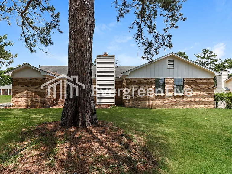 2910 Celeste Dr — Photo 15