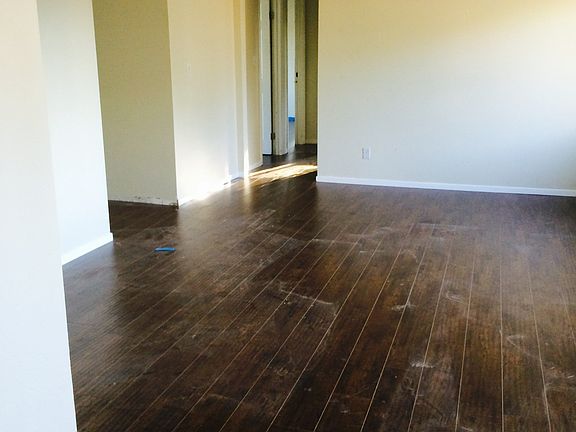 2nd image of 749 W Avenue H11