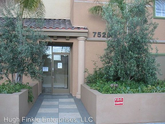 3rd image of 7526 Laurel Canyon Blvd Unit 401