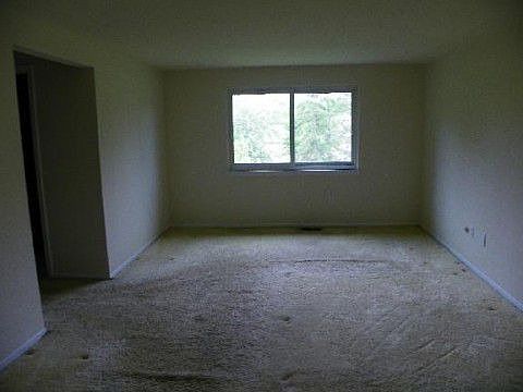 4th image of 535 Parke Ct