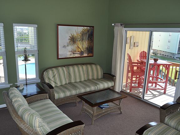 2nd image of 918 N New River Dr #238