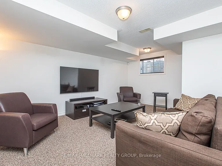 534 Rochefort Cir — Photo 21