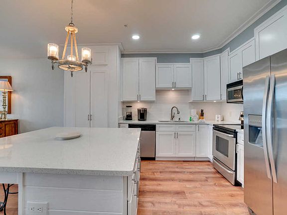 5th image of 35 E Seacrest Blvd Unit C-401