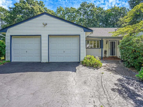 1 Alfred Lane, Kings Park, NY 11754