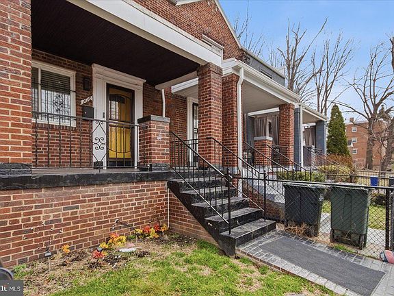 4th image of 206 36th St SE