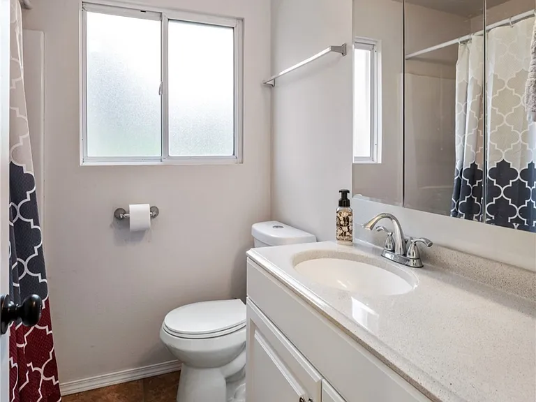 5823 Hillcrest Dr SW — Photo 7
