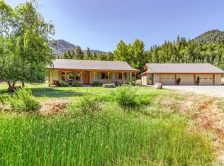 2343 Fish Hatchery Rd, Grants Pass, OR 97527