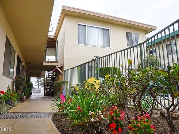 40e3b6febfae48a29f0d75eeb33b0945