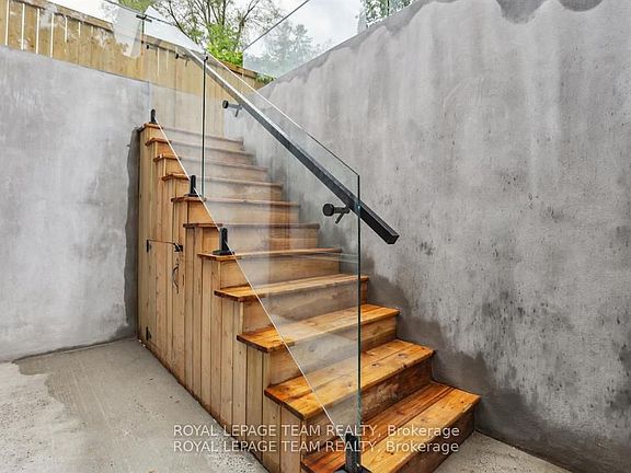 2nd image of 47 Grosvenor Ave #1