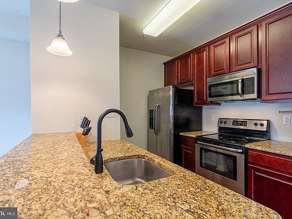 5th image of 133 Prospect St Ste 203
