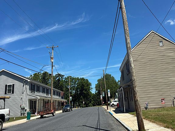 5th image of 126 E Main St