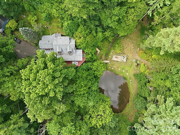 2nd image of 146 Chestnut Walk Dr