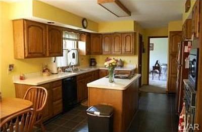 4th image of 3203 Vista Dr