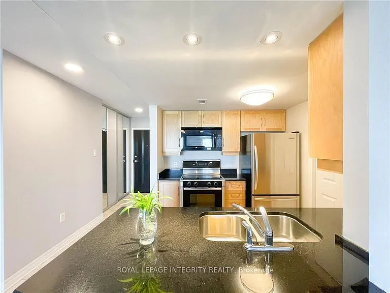 Central Park Dr — Photo 17