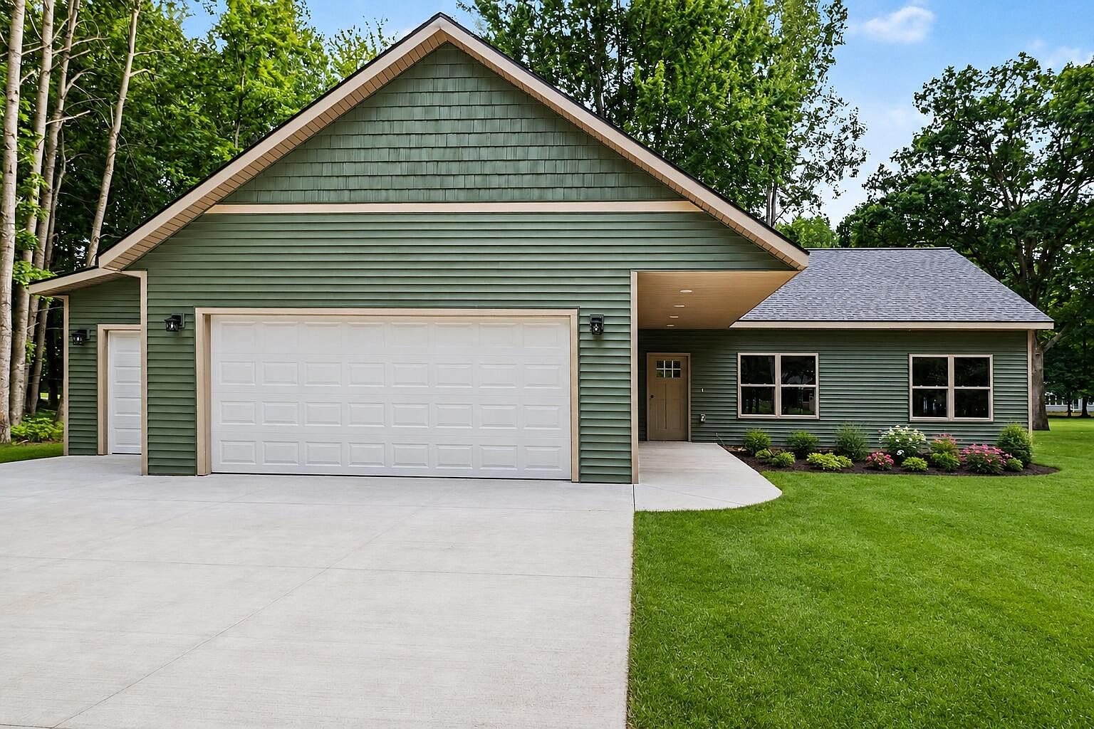 9621 Sunset Dr — Canadian Lakes Country Club