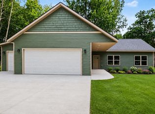 9621 Sunset Dr, Stanwood, MI 49346