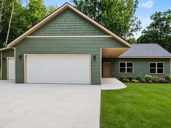 9621 Sunset Dr, Stanwood, MI 49346