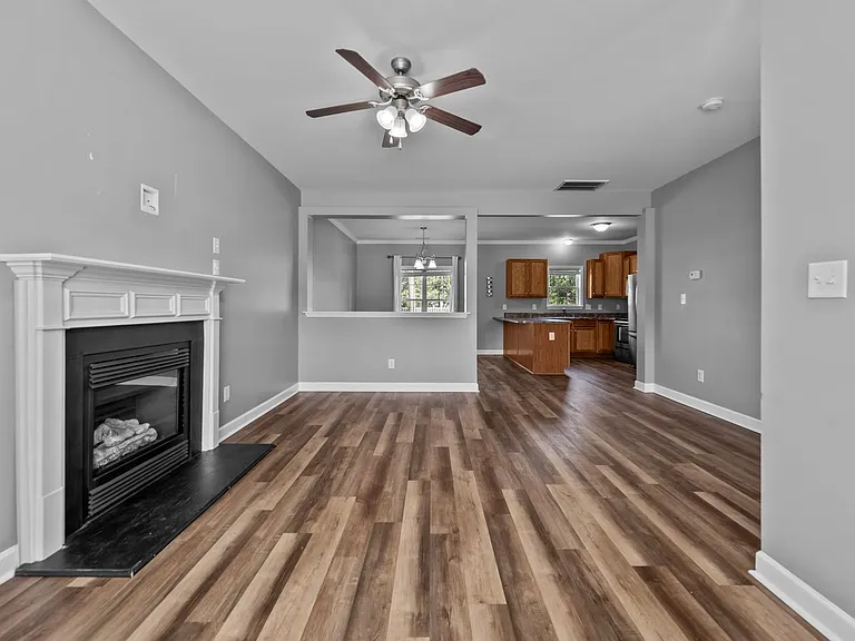 210 Wedgefield Cir — Photo 4