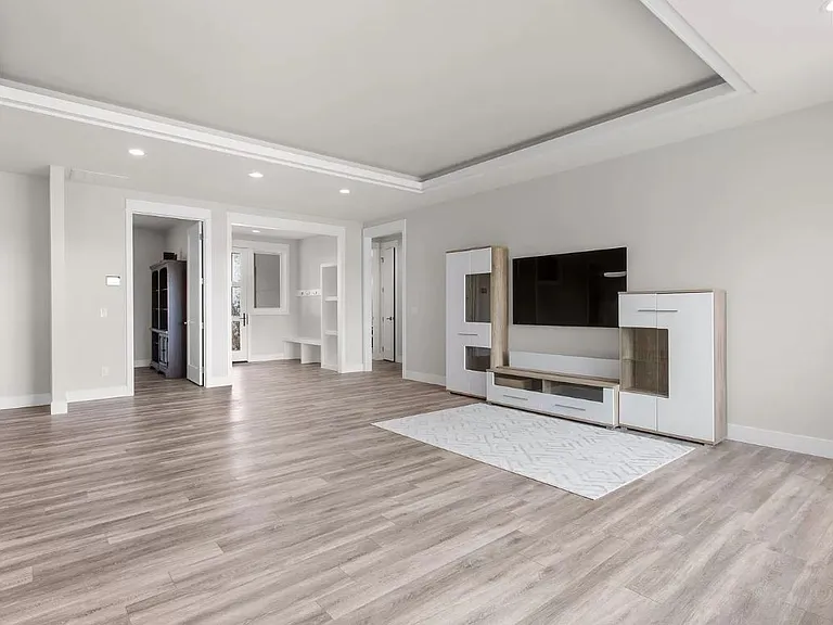 2504 Aspen Creek Trl — Photo 5