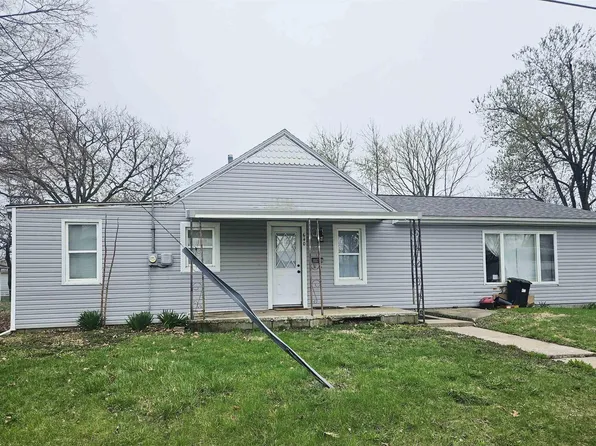 640 Grant Pl, Canton, IL 61520