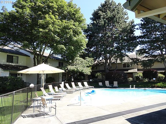 3rd image of 529 N Hayden Bay Dr