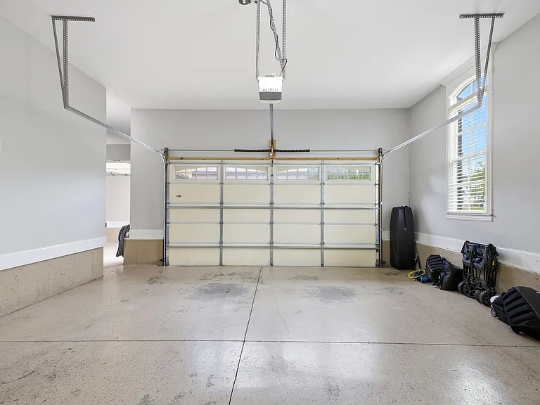9617 Portofino Dr — Photo 46