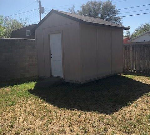 3rd image of 3724 Crestview Dr