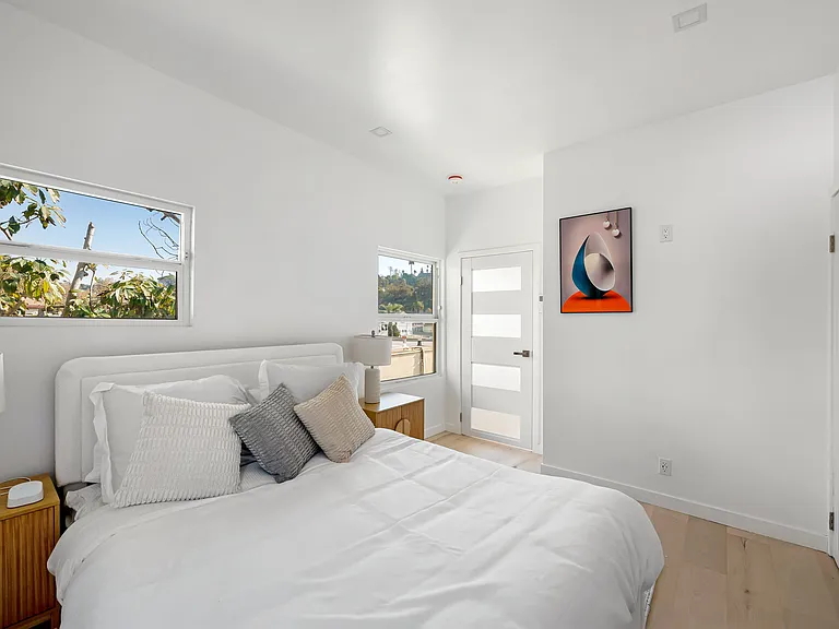 121 W Channel Rd #121 — Photo 3