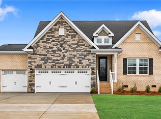 5506 Penguin Dr, Summerfield, NC 27358