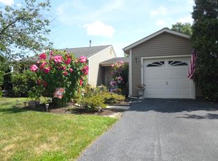 16 Hawthorne Rd, Sicklerville, NJ 08081