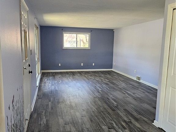 5th image of 5070 Glenmina Dr