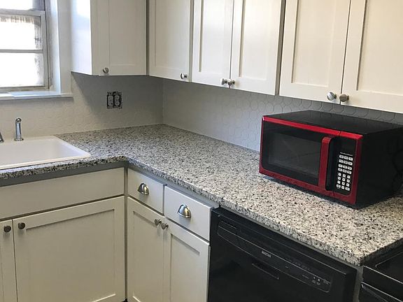 5th image of 1611 Caddell Ln