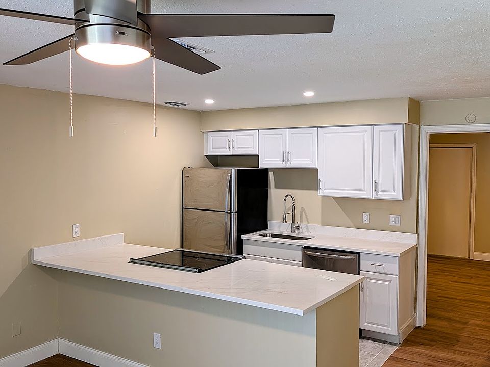 1st image of 1693 2nd Ave N APT 4
