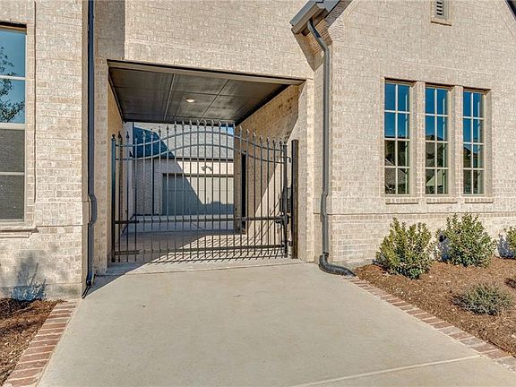 2nd image of 1011 Cliff Creek Dr