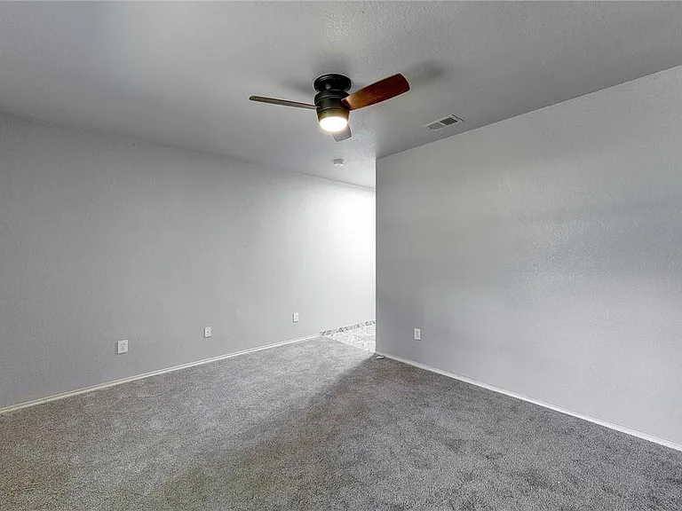 6402 Santos St — Photo 18