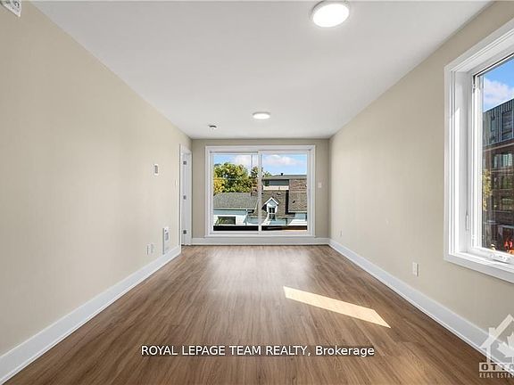3rd image of 364 Winona Ave #5