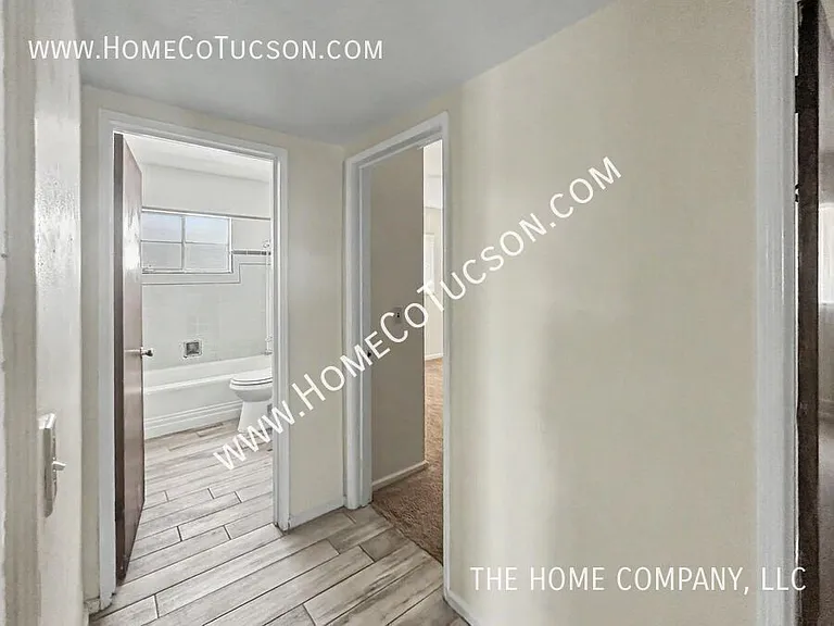 4531 E 8th St — Photo 12