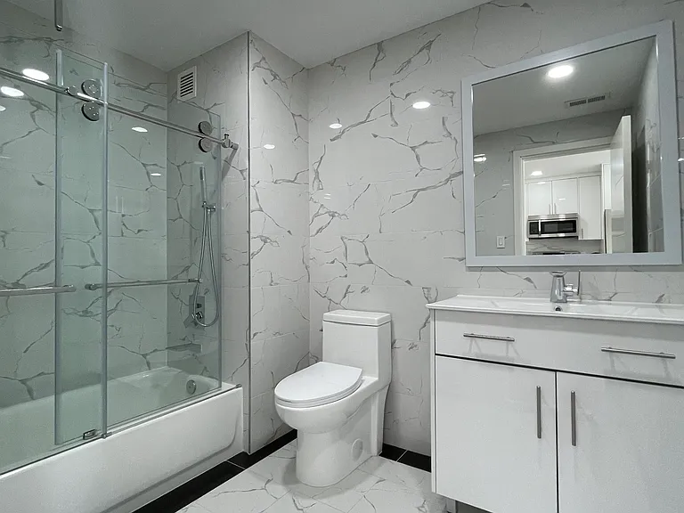 4906 Spruce St #208 — Photo 10