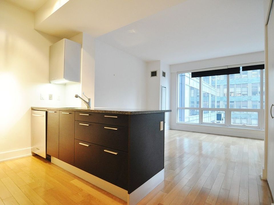 1st image of 350 W 42nd St APT 8I