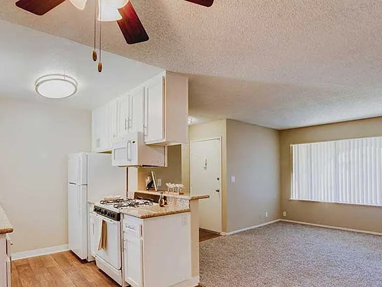 Shadow Mountain Apartments — Photo 27