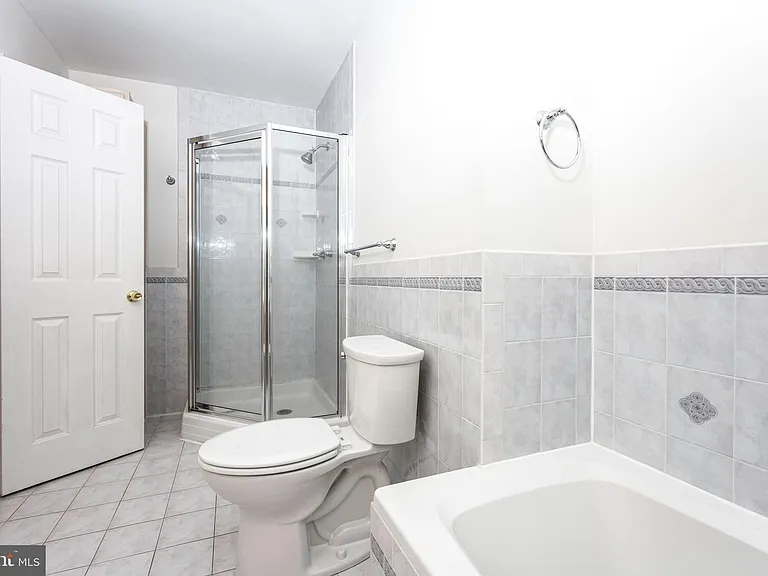 6705 Surreywood Ln — Photo 17