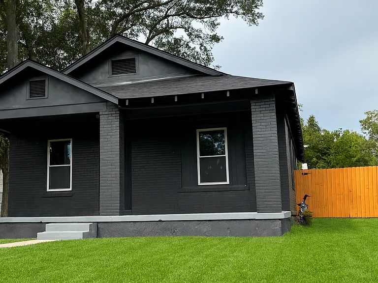2760 Lola Ave — Photo 1