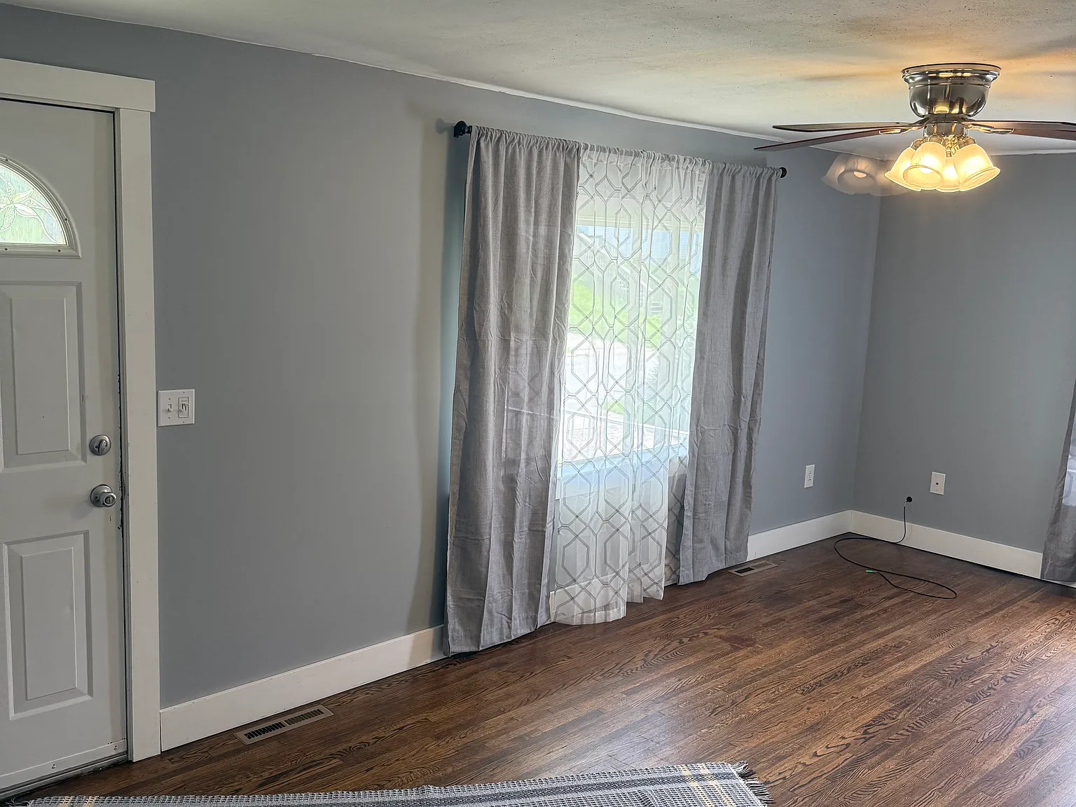 2 bed, 820 sqft, $1,200 — Photo 4