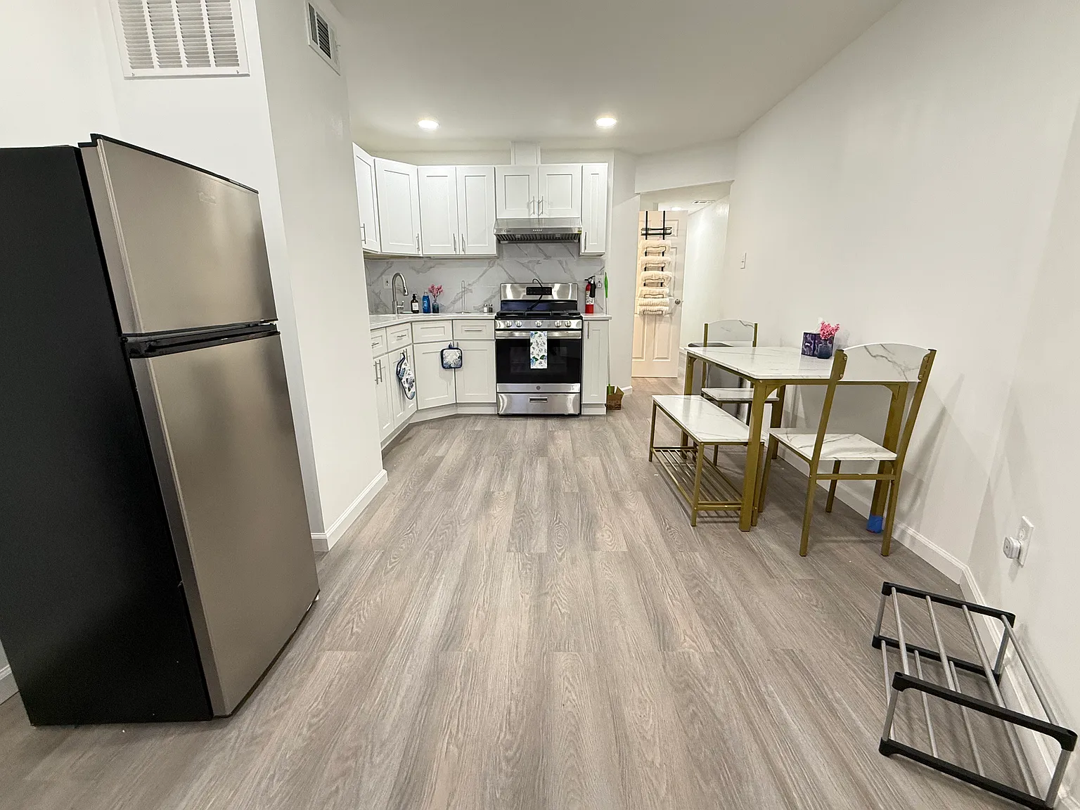 2 bed, 650 sqft, $2,000 — Photo 4