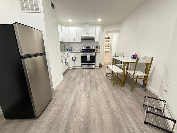 4th image of 1429 Morris St Floor 1