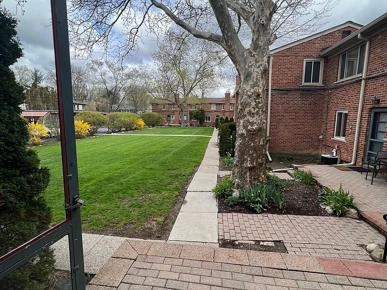 1075 Wimbleton Dr #1075 — Photo 13